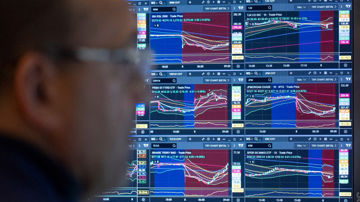 AI Infrastructure Boom Drives Yields and Economic Growth