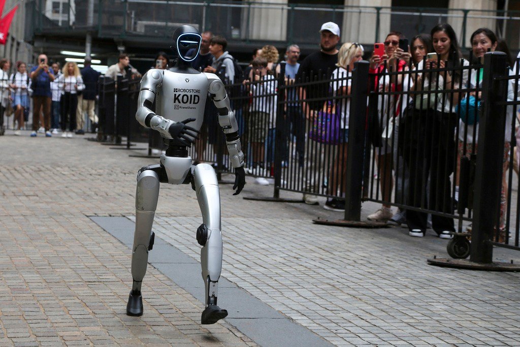 AI's Rise Threatens Middle-Class Jobs and Bargaining Power