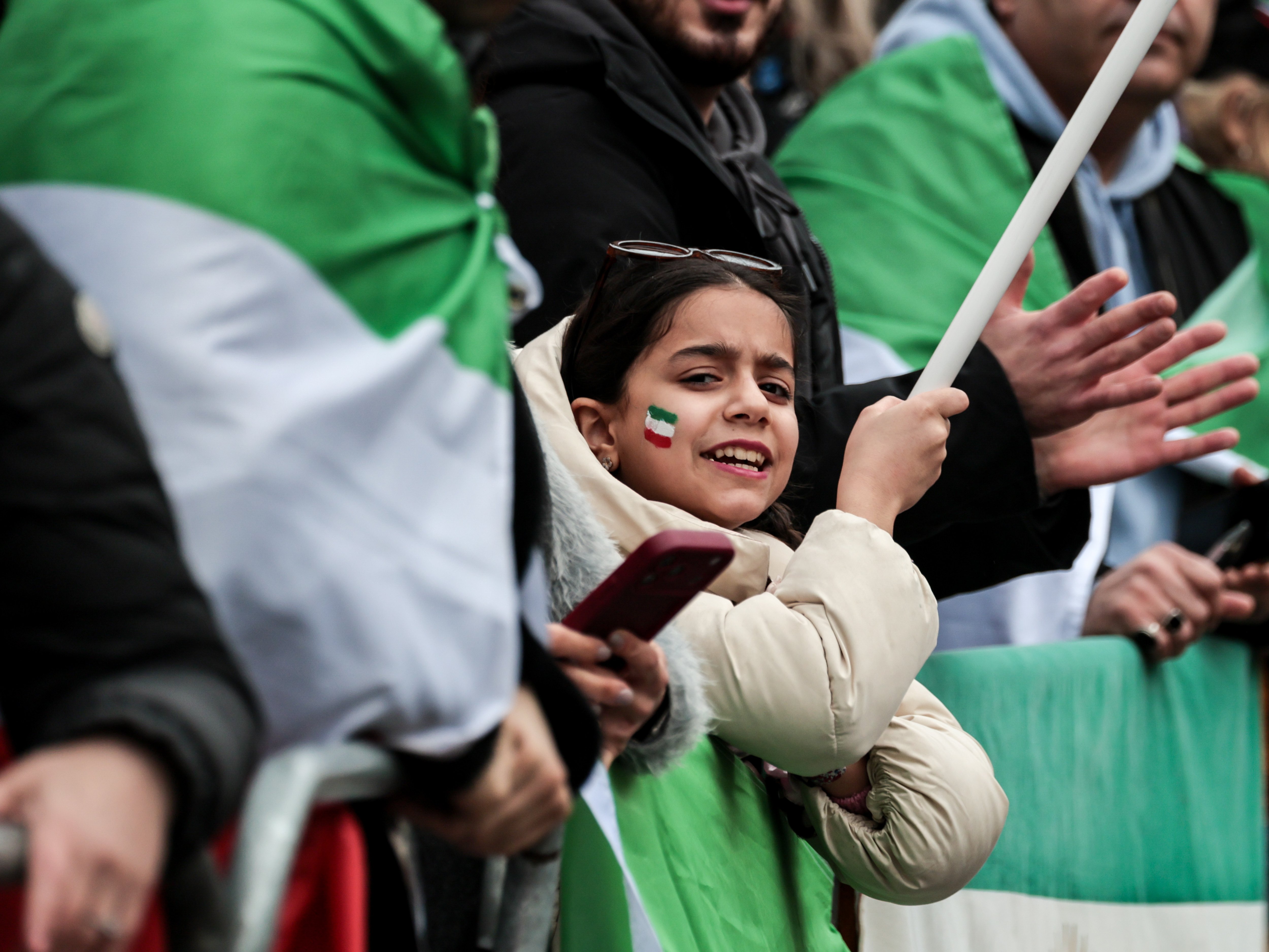 Analysts Urge Shift in U.S. Visa Policy to Isolate Iranian Regime, Not Its People