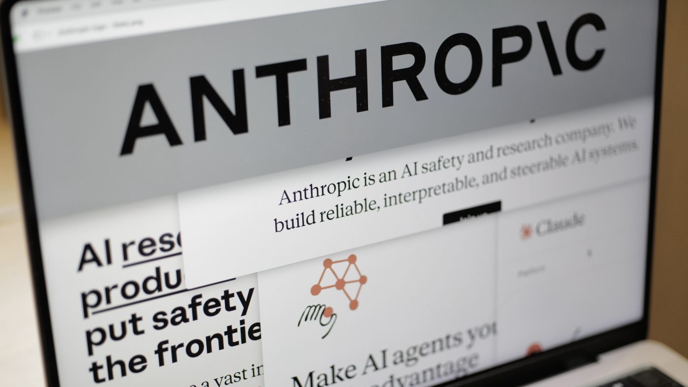 Anthropic Restricts Powerful AI Model Over Security Risks, Launches Defensive Consortium