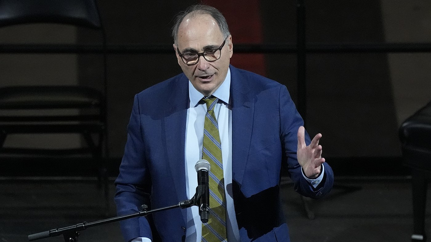 Axelrod Slams Platner's 'Tawdry' Exit, Compares to Trump's Playbook