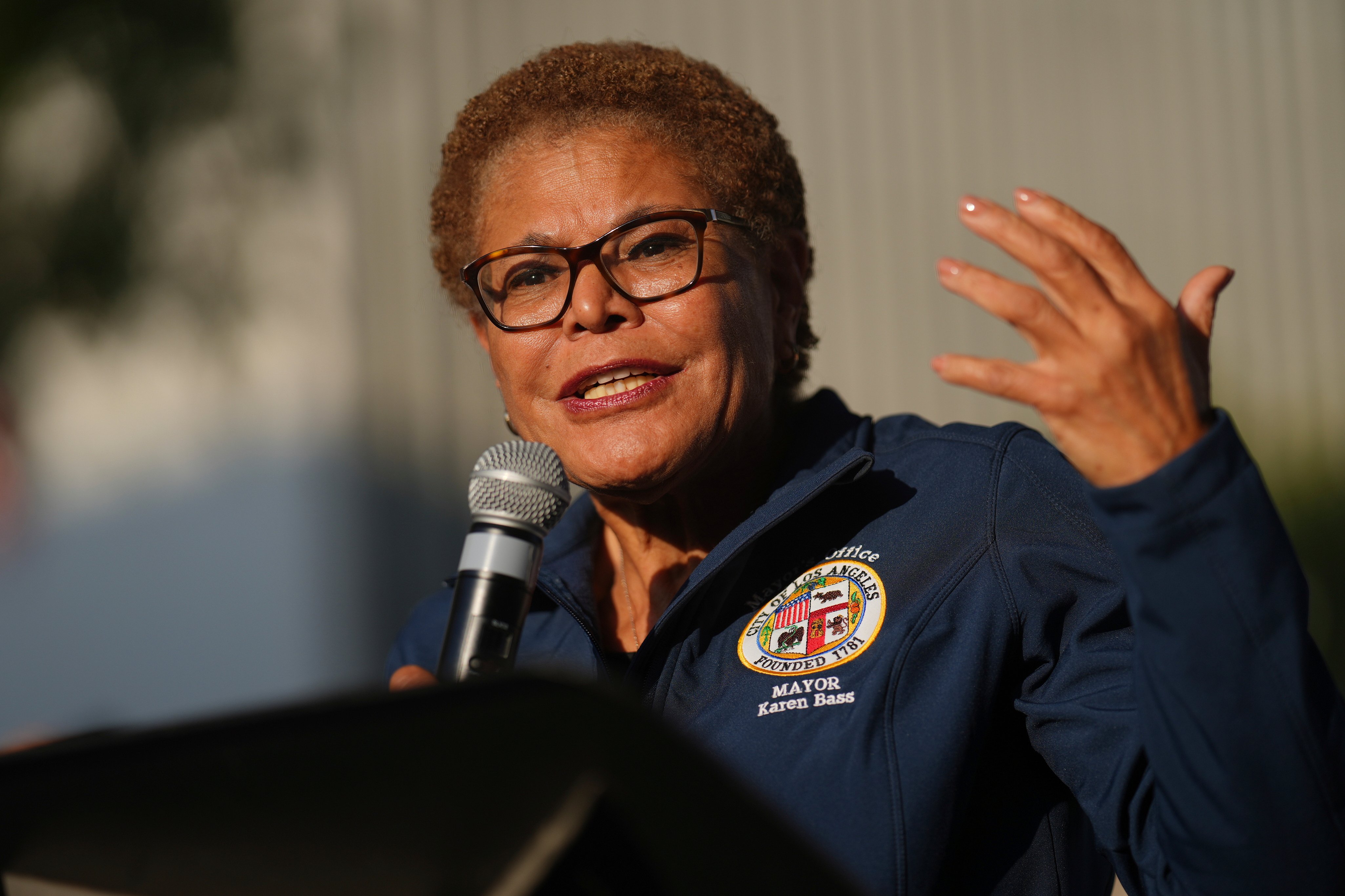 Bass Accuses GOP Rival Pratt of Exploiting Voter Anger in LA Mayoral Race