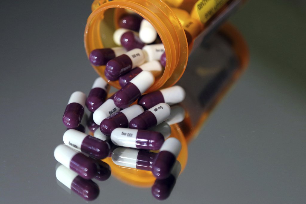 Bipartisan Push to Codify Drug Pricing Reform Gains Steam