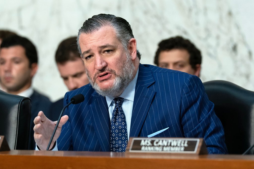 Cantwell-Cruz Bill Sidelines Athletes, Empowers NCAA: A Flawed Play for College Sports Reform