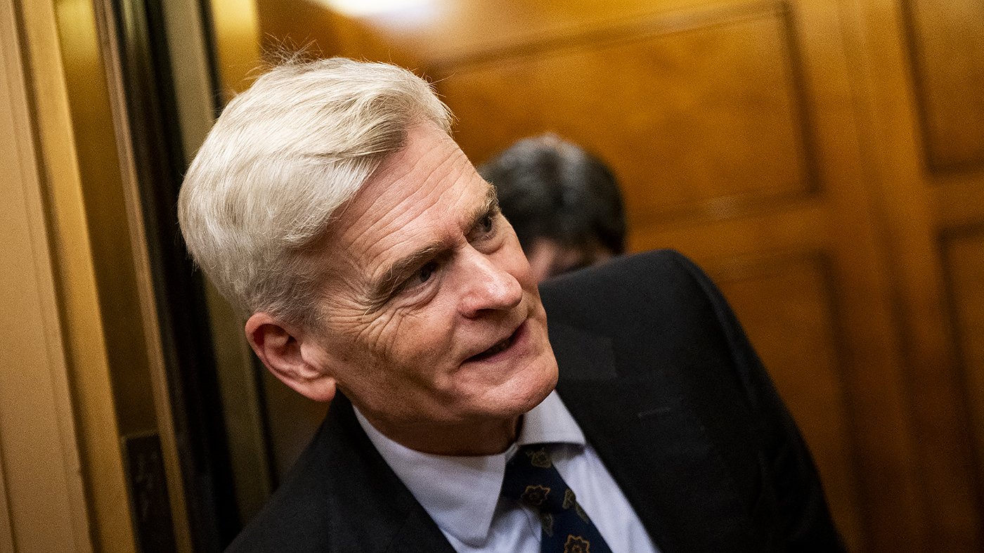 Cassidy: Trump vaccine order driven by 'crazy, stupid' claims, hurting GOP