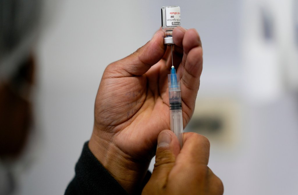 CDC’s $1.24B Pfizer Deal Risks Breaking Trump’s MAHA Coalition