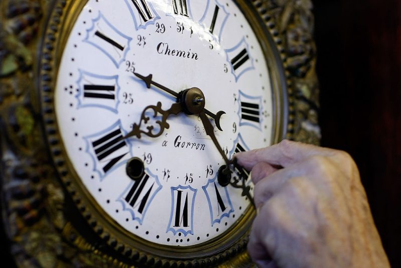 Clock Change Deadline Looms as Senate Weighs Permanent DST