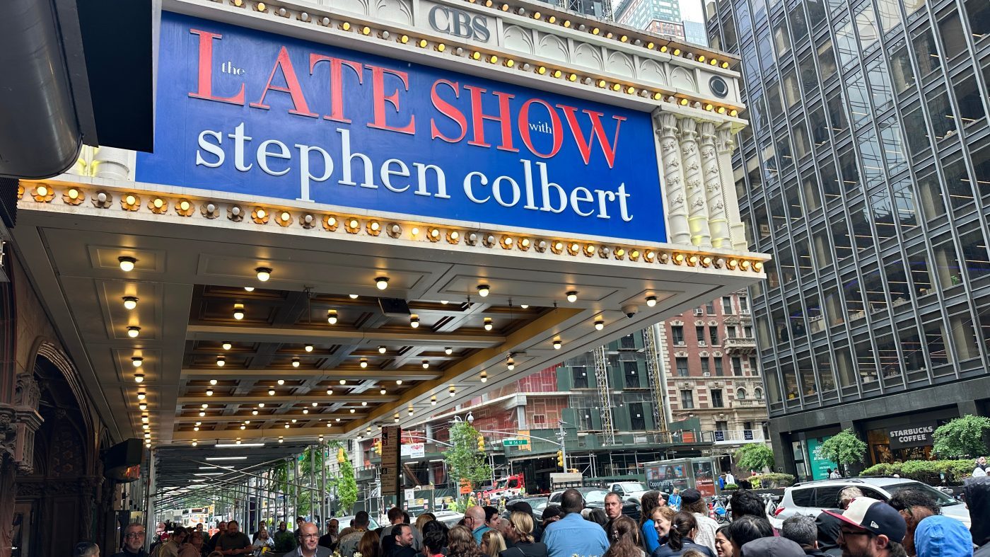 Colbert's 'Late Show' Sign Lands on West Hollywood Restaurant Roof