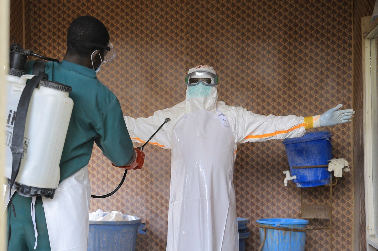 Congo's Ebola crisis hits 10,000 cases as response falters across borders