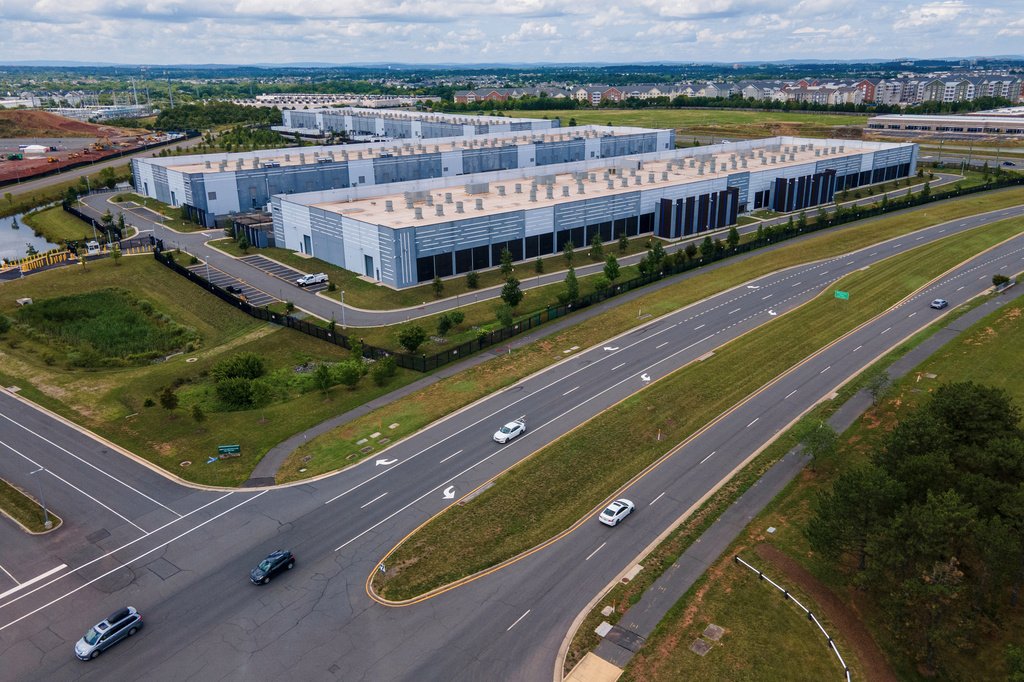 Data Centers Become Surprise Flashpoint in 2026 Midterms Amid Grid Strain