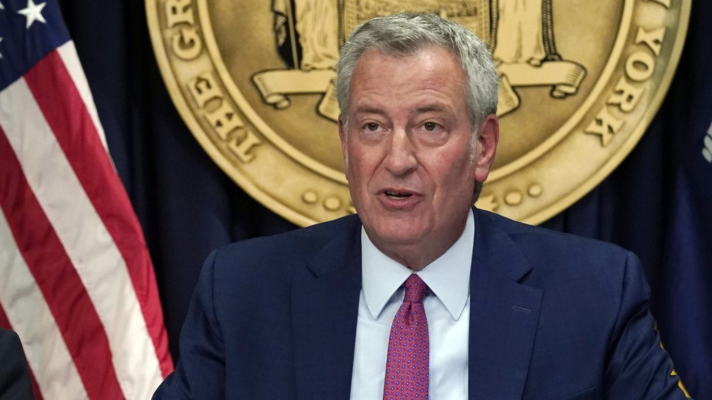 De Blasio Backs DSA's Vision as Socialist Candidates Gain Ground