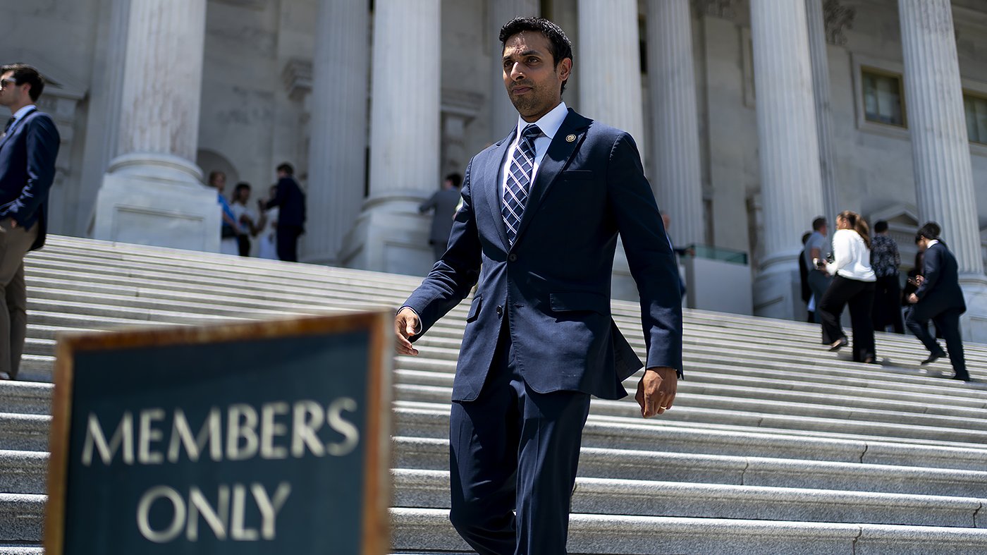 Democrat Warns Trump May Skip Bipartisan Housing Bill, Calling It 'Good Politics' to Sign