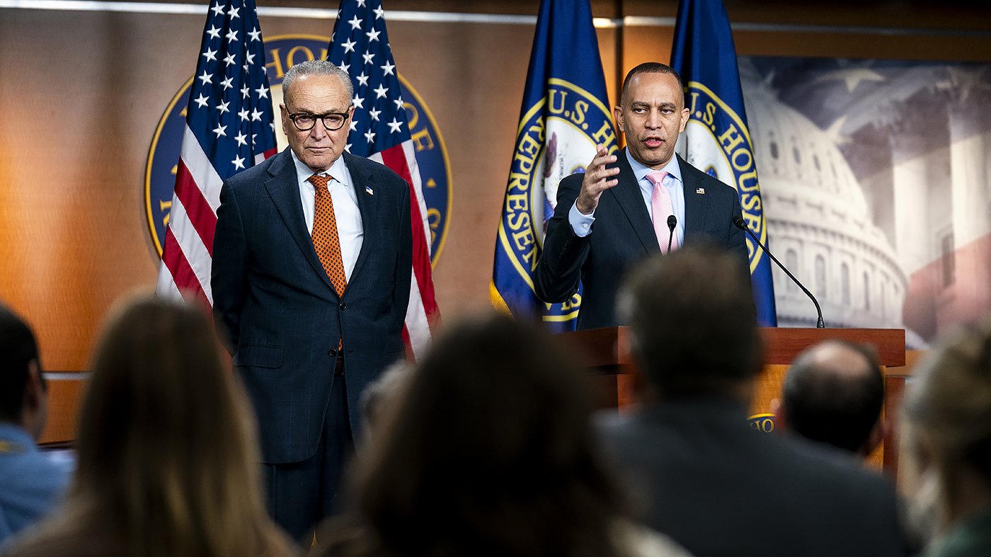 Democratic Leadership Balances Base Pressure and Political Reality Over Trump Removal Calls