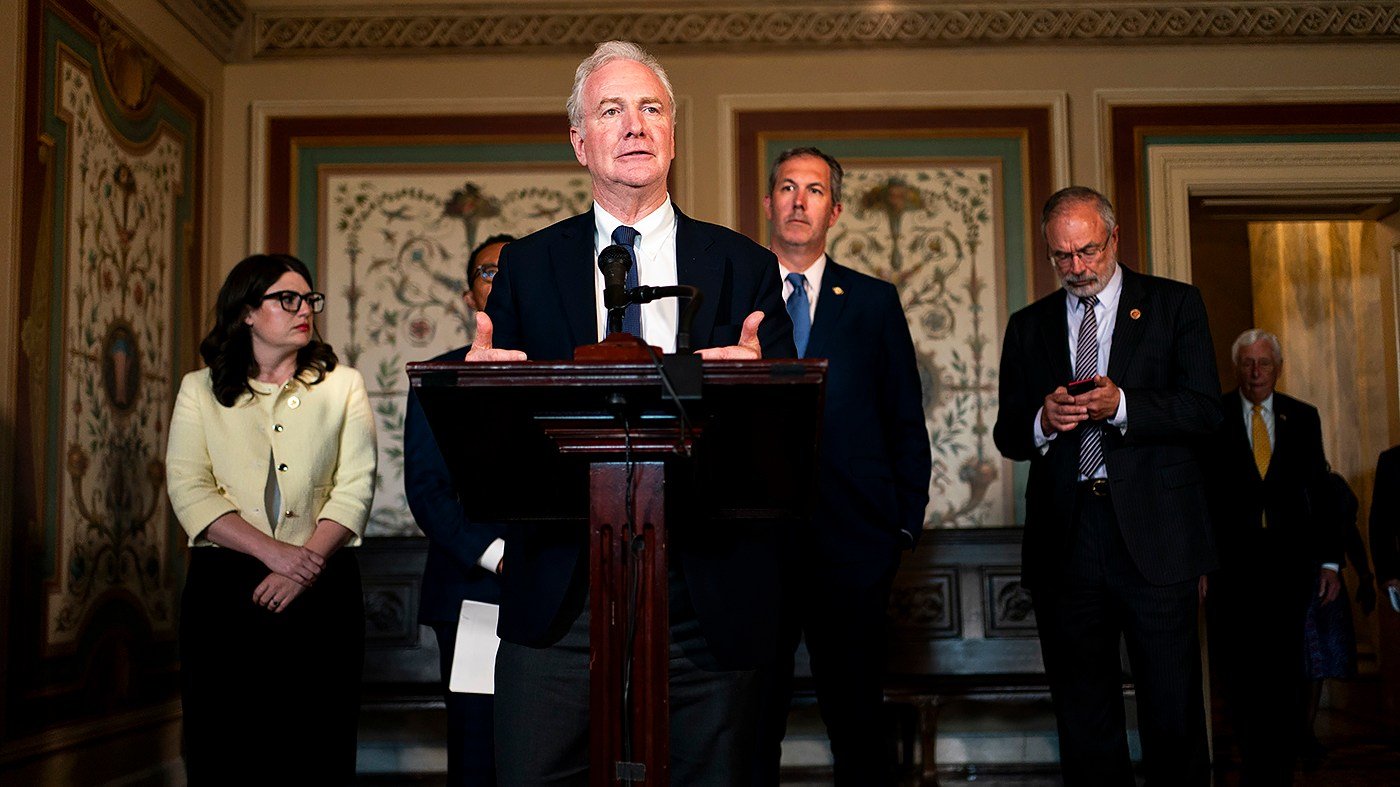 Democrats blast Trump's Venezuela oil deal as 'private profit' grab