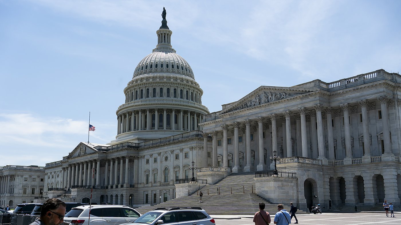 Democrats Hold Narrow 3-Point Lead in House Generic Ballot, New Poll Shows