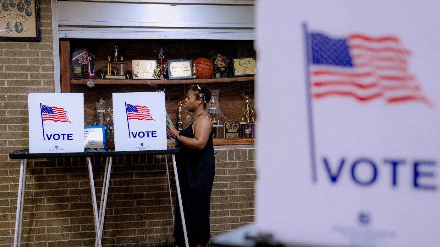 Democrats Narrow House Gap, Senate Battle Tightens in New Forecast