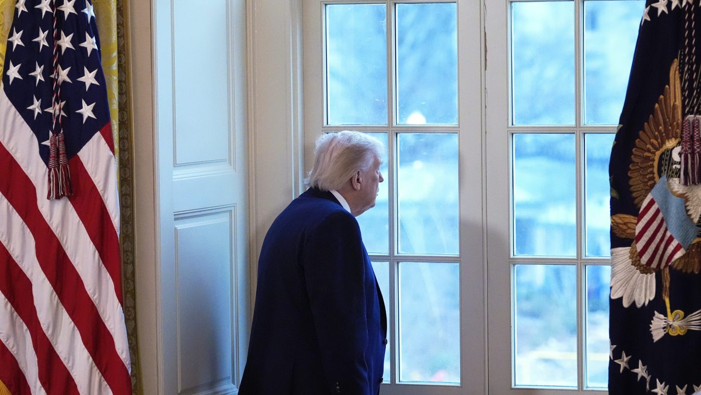 Democrats Seize on White House Ballroom Plan to Attack GOP on Affordability