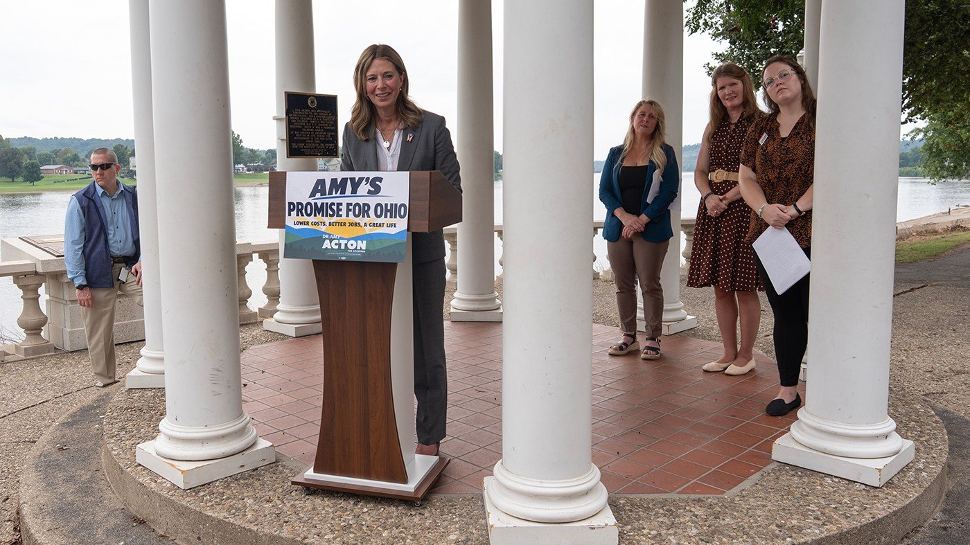 Doctors Flood Midterm Races as Democrats Counter MAHA's Health Agenda