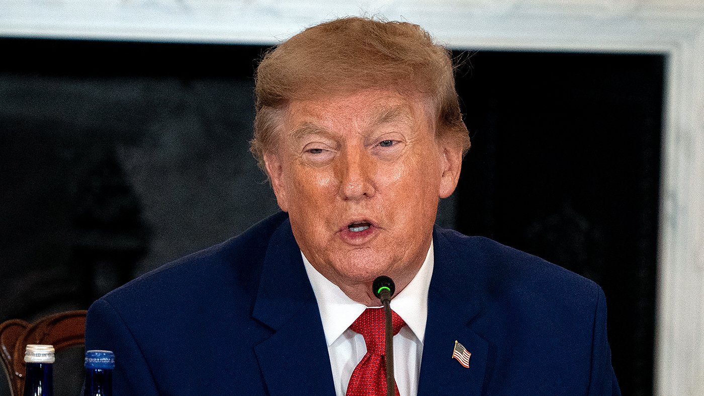 DOJ argues Trump can shield talks with outside advisers