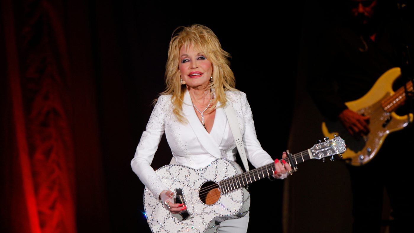 Dolly Parton's Broadway Bio-Musical 'Dolly' Set for Winter Premiere