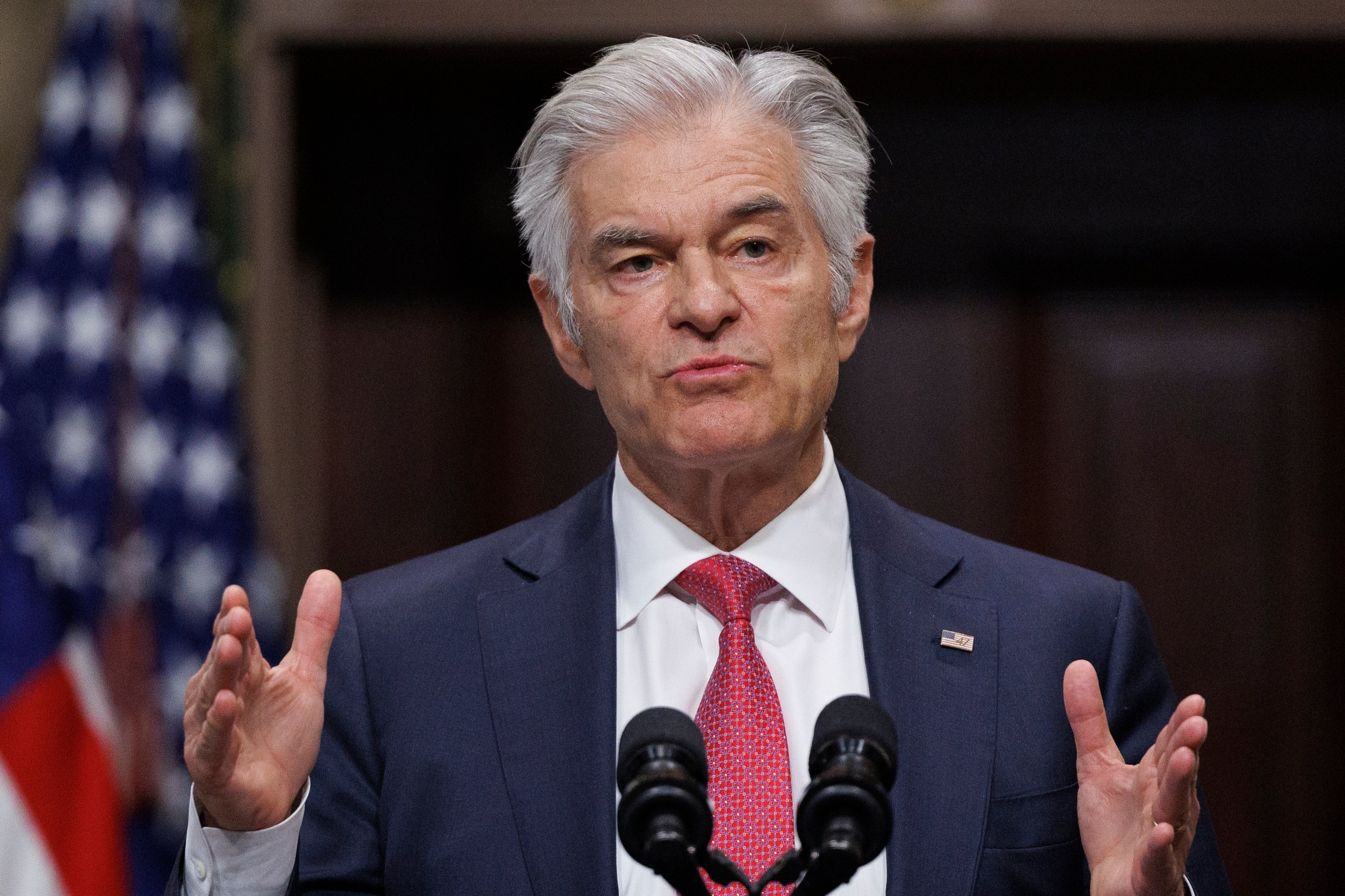 Dr. Oz to Take White House Briefing Podium Amid Chaotic News Cycle
