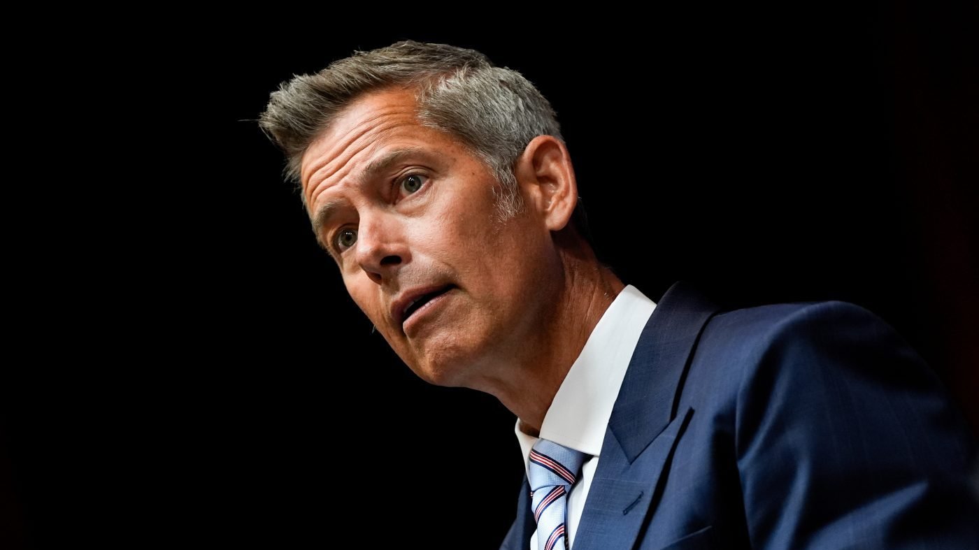 Duffy Warns Airport Security Delays to Intensify as TSA Agents Miss Second Paycheck