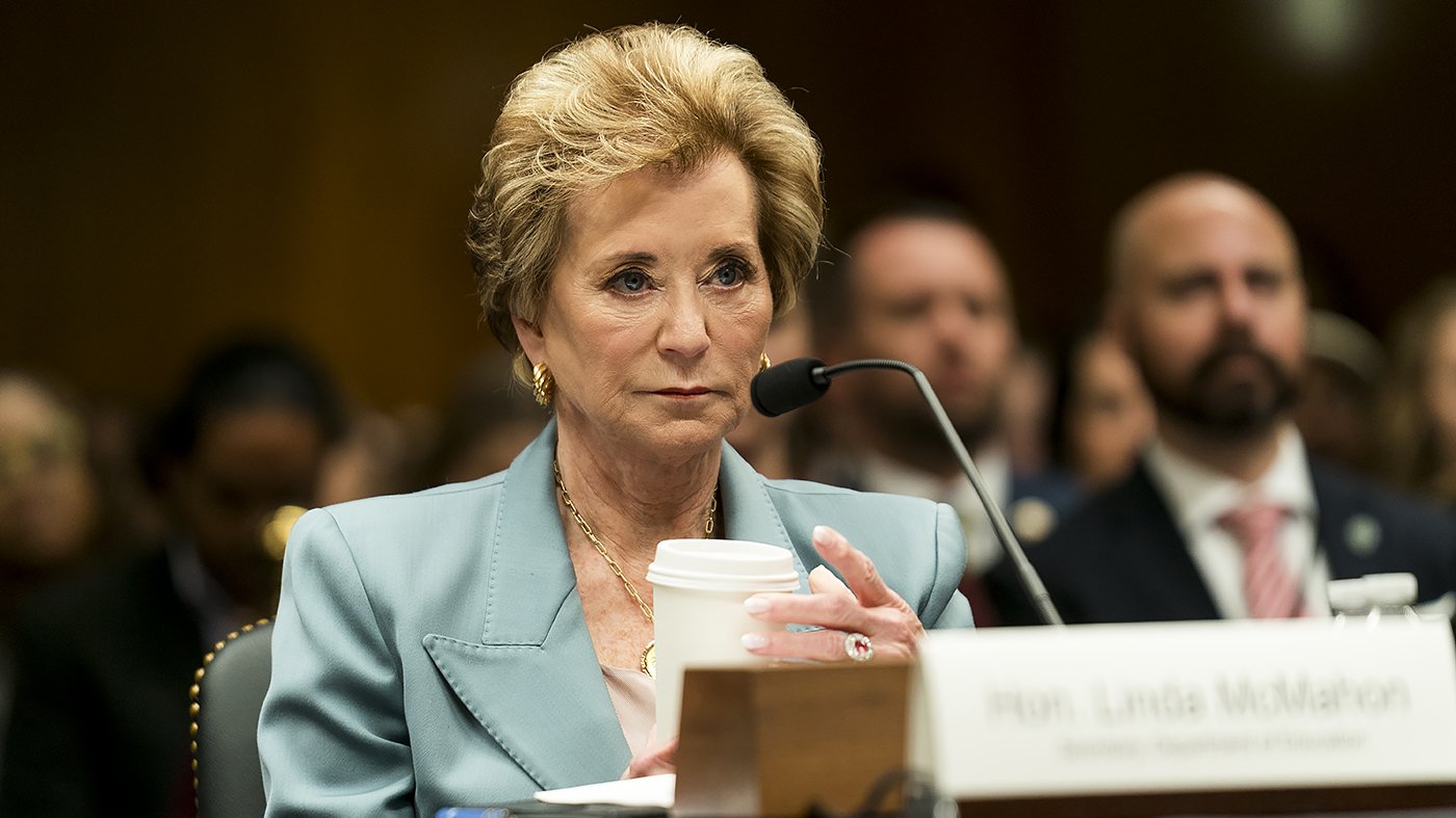 Education Dept. Slashes Student Loan Rates 1% for Auto-Pay Enrollees