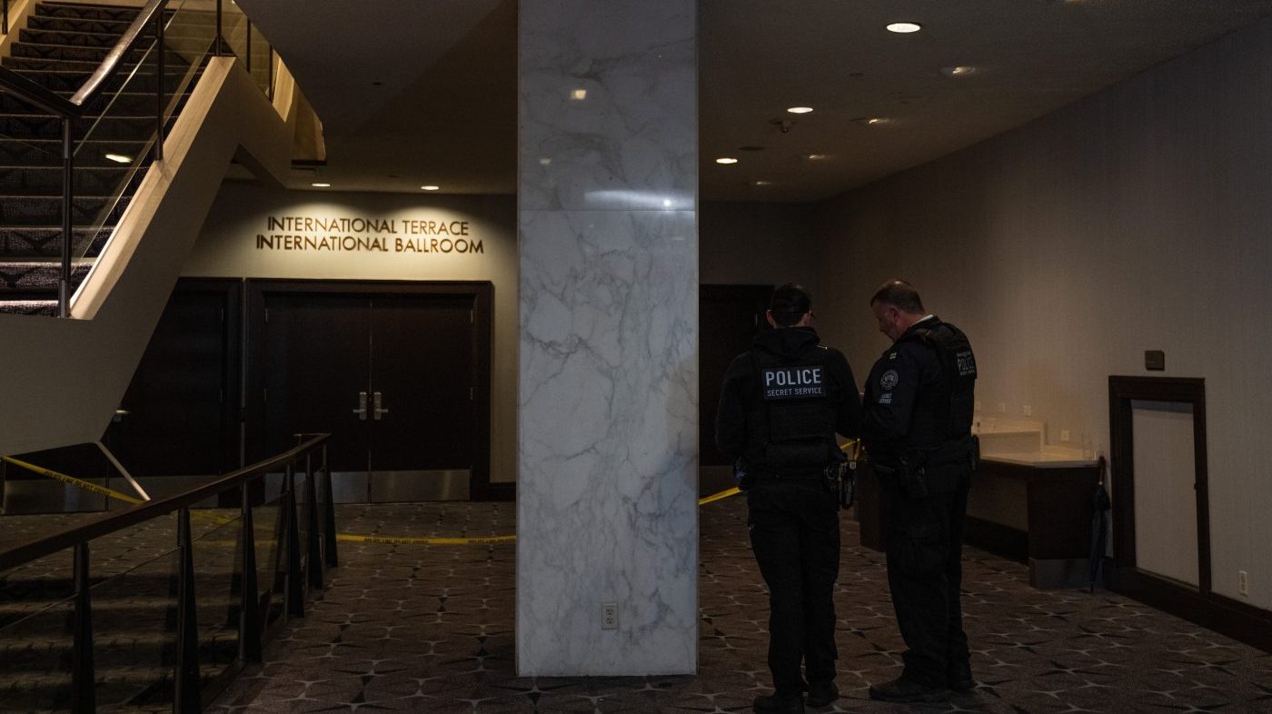 Ex-Secret Service Agent Urges Trump to Limit Cabinet at Events After WHCA Shooting