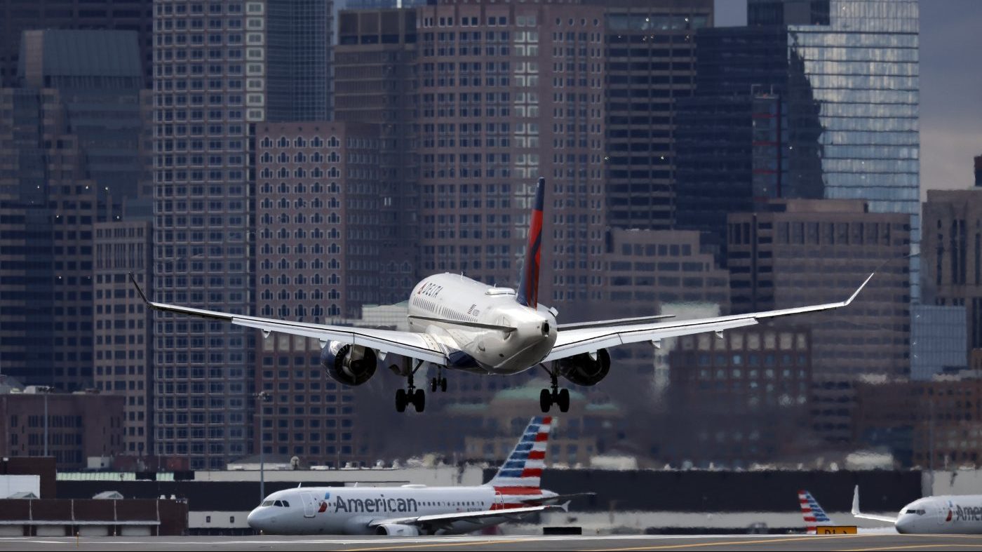FAA Probes Near Midair Collision Between Delta and American Jets at Boston Logan
