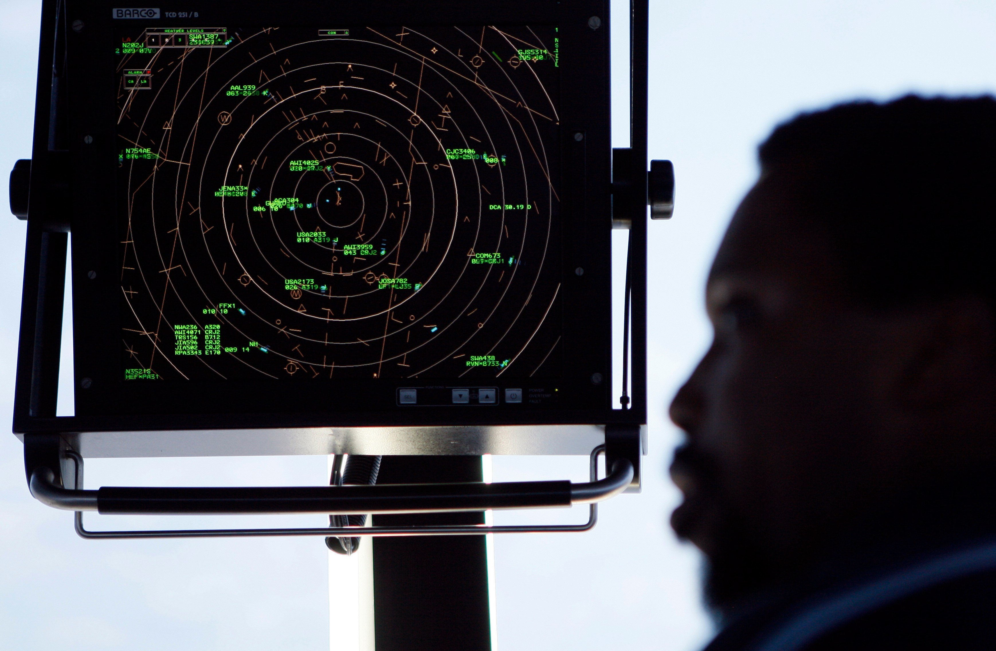 FAA's Gamer Recruitment Won't Fix Air Traffic Control Crisis
