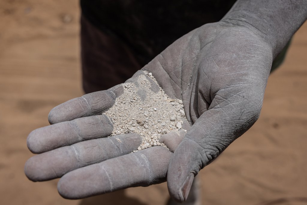 Fertilizer Costs Surge 40% Amid Iran War, Threatening Global Food Prices