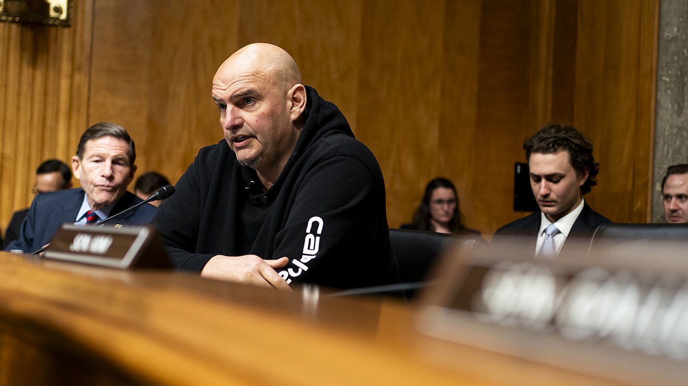 Fetterman Rebukes Democratic Party Over Iran Response, Cites 'Rooting' Sentiment