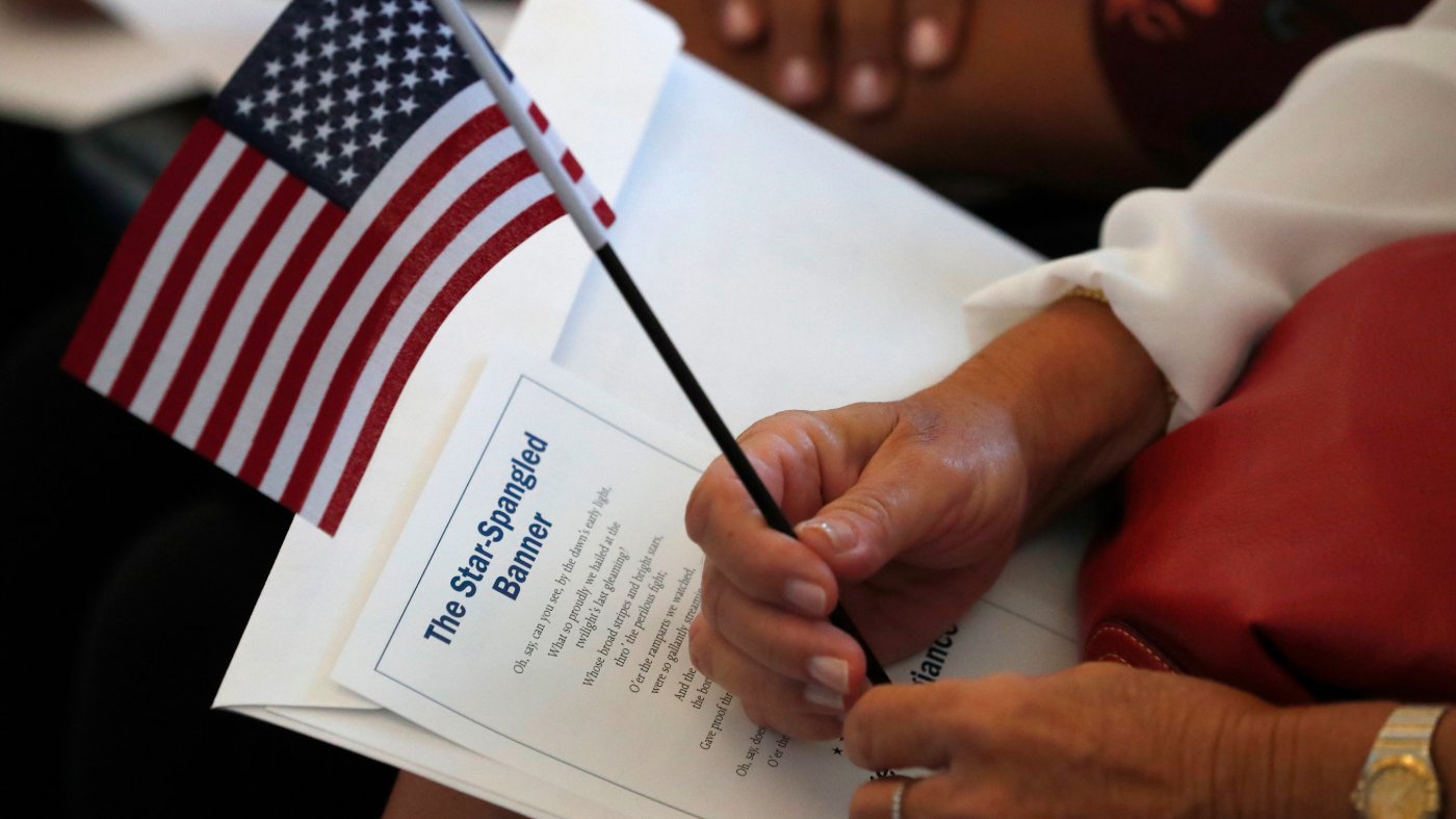 Florida Lawmaker Urges Congress to End TPS Limbo With Clear Legislation