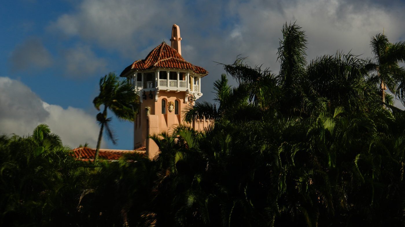 Florida Special Election Tests Democratic Momentum in Trump's Palm Beach District