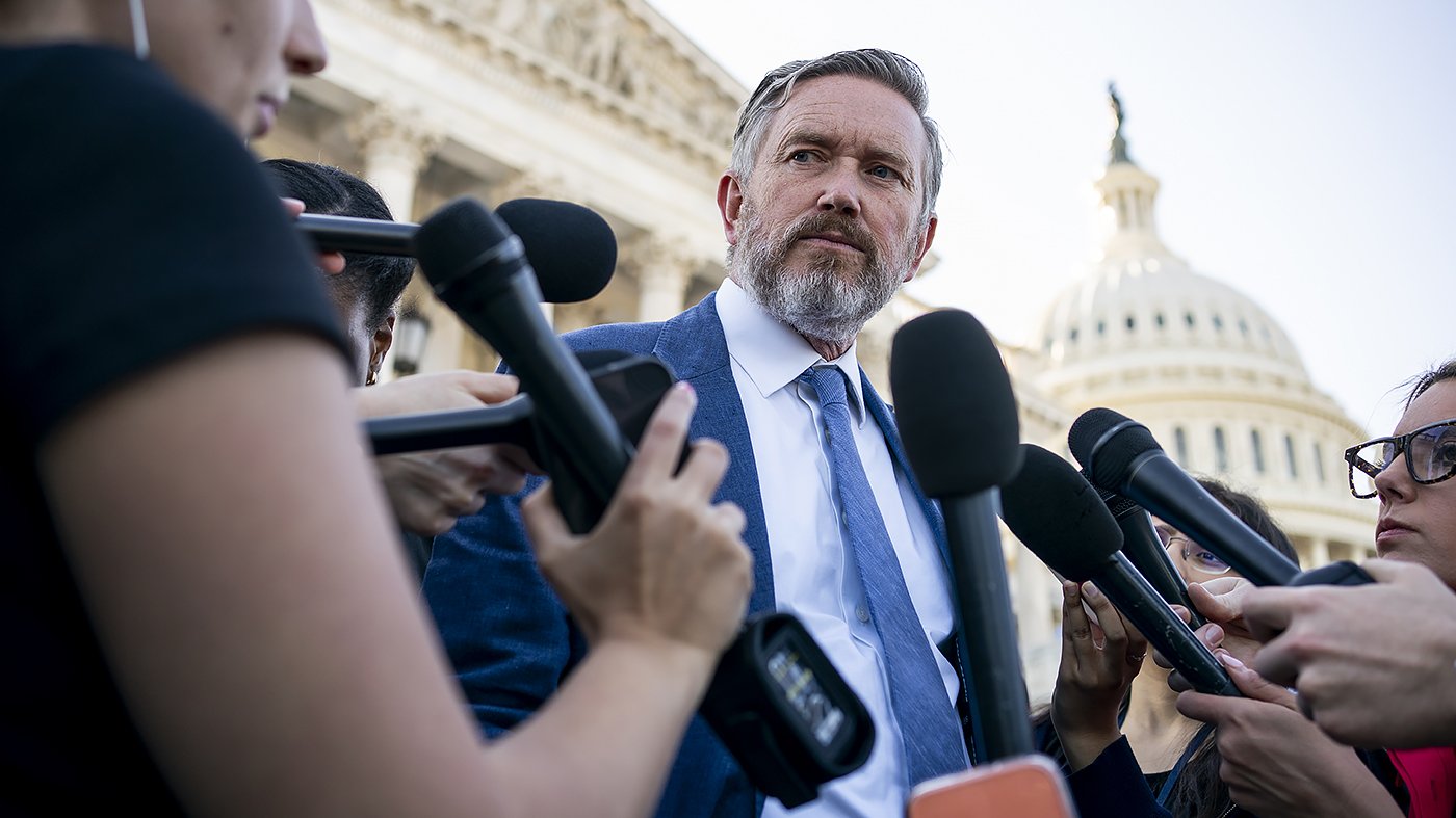 Four House Republicans Break Ranks to Back Iran War Powers Resolution, Six Advance Ukraine Aid