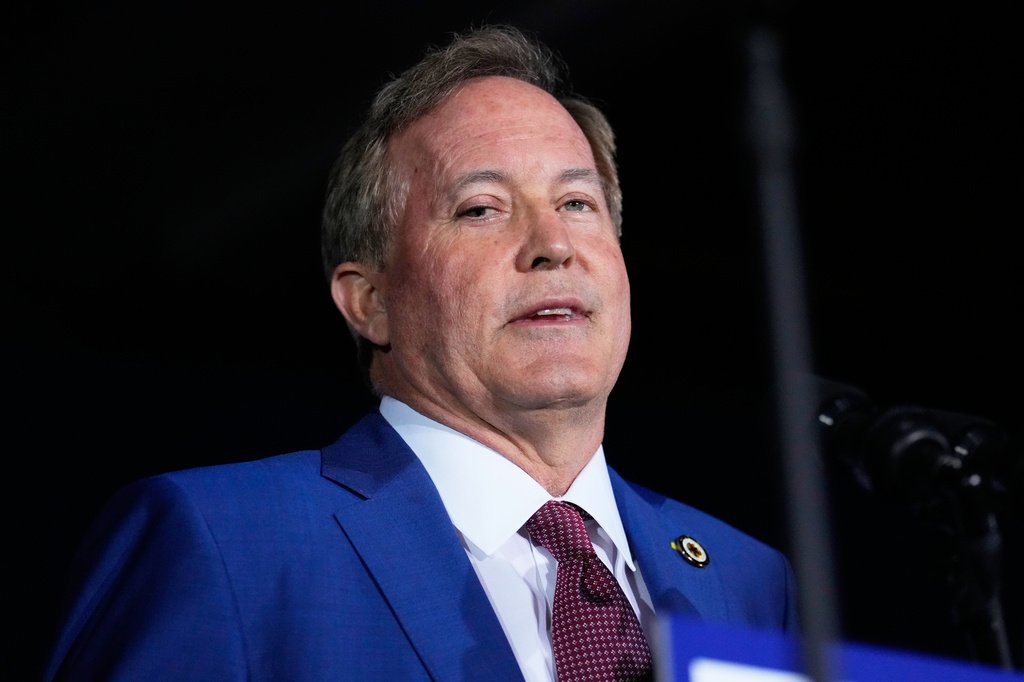 GOP Faces Economic Warning Signs in Florida and Texas Races
