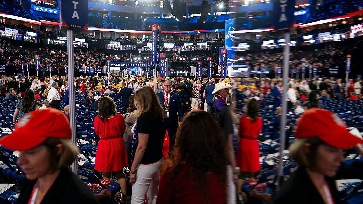 GOP Lawmakers Plan to Skip Dallas Convention as Trump's Poll Numbers Slide