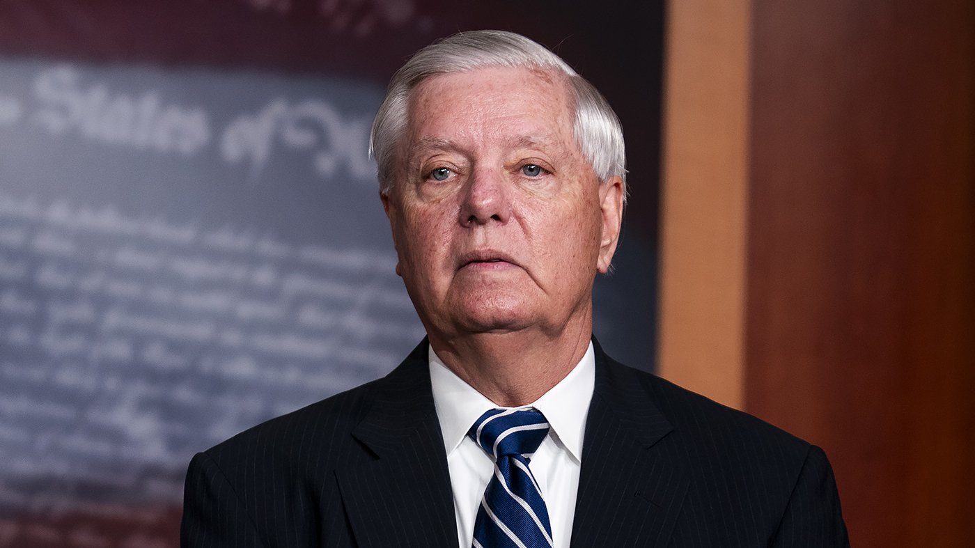 Graham Leads GOP Push for $400M White House Ballroom, Citing Security After Dinner Attack