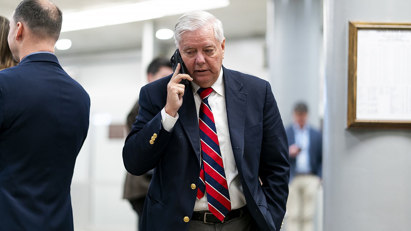 Graham Warns of Expanding Global Blockade on Iranian Oil Exports