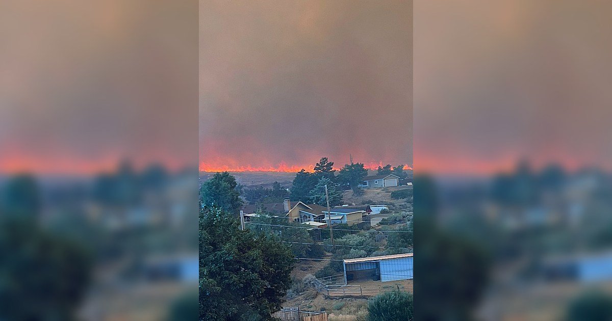 Hawk Fire explodes near Reno, forcing over 90,000 to evacuate