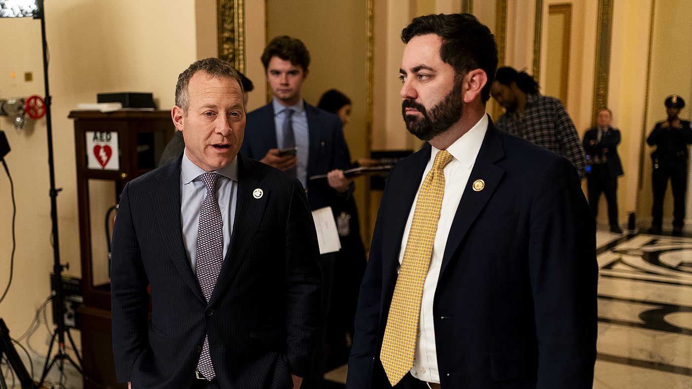 House Bipartisan Duo Demands Federal Action on AI Election Risks Ahead of Midterms