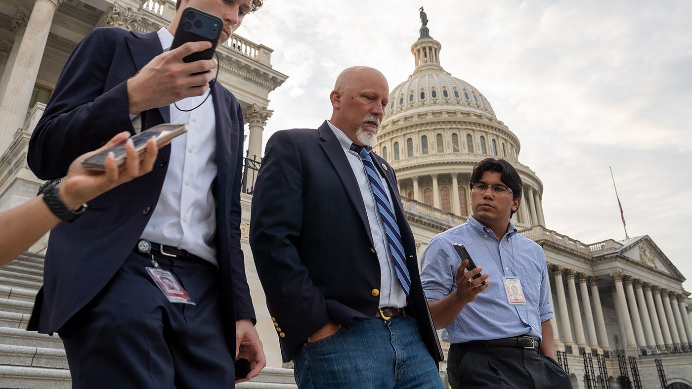 House GOP rebels threaten floor freeze over Senate funding bill