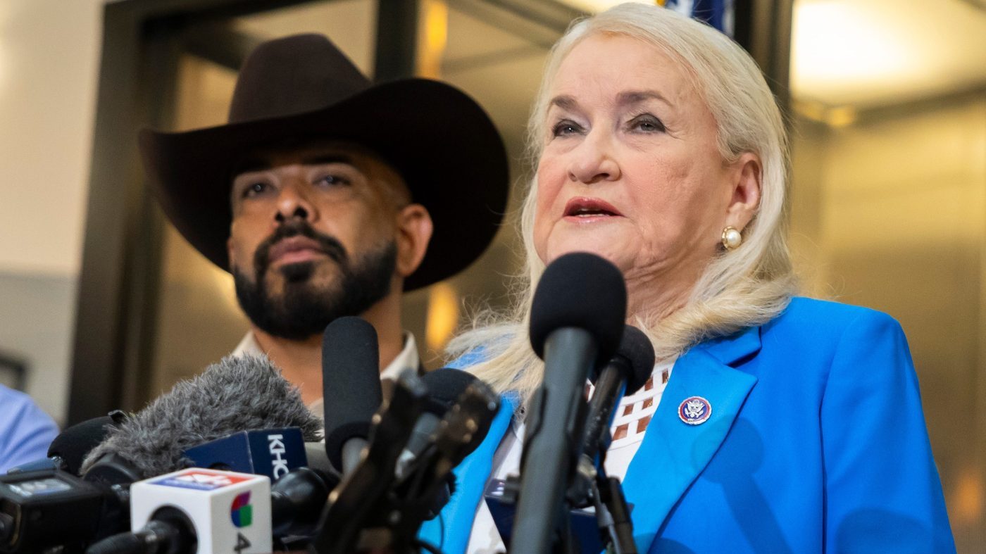 Houston Mayor, Rep. Garcia to Address Fatal ICE Shooting of Mexican Immigrant