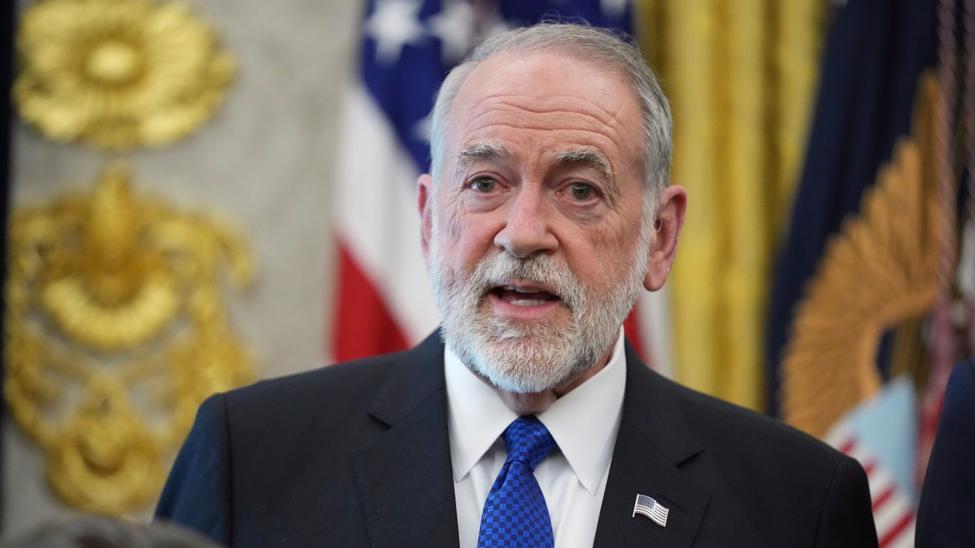 Huckabee Warns Iran Not to Test US Military as Trump Threatens 'Decimation'