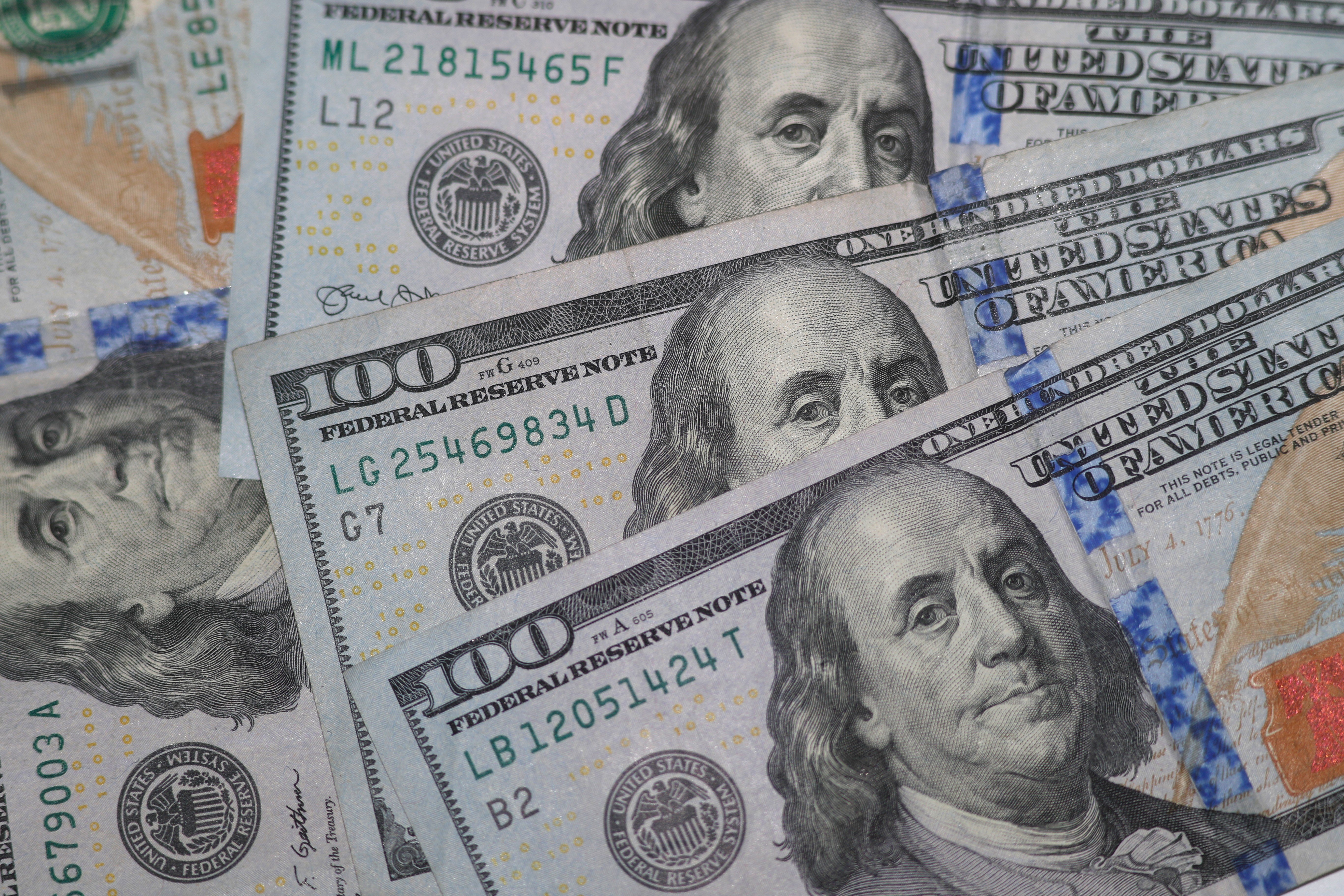 Inflation's Grip: Voter Gloom Persists Despite Strong Growth