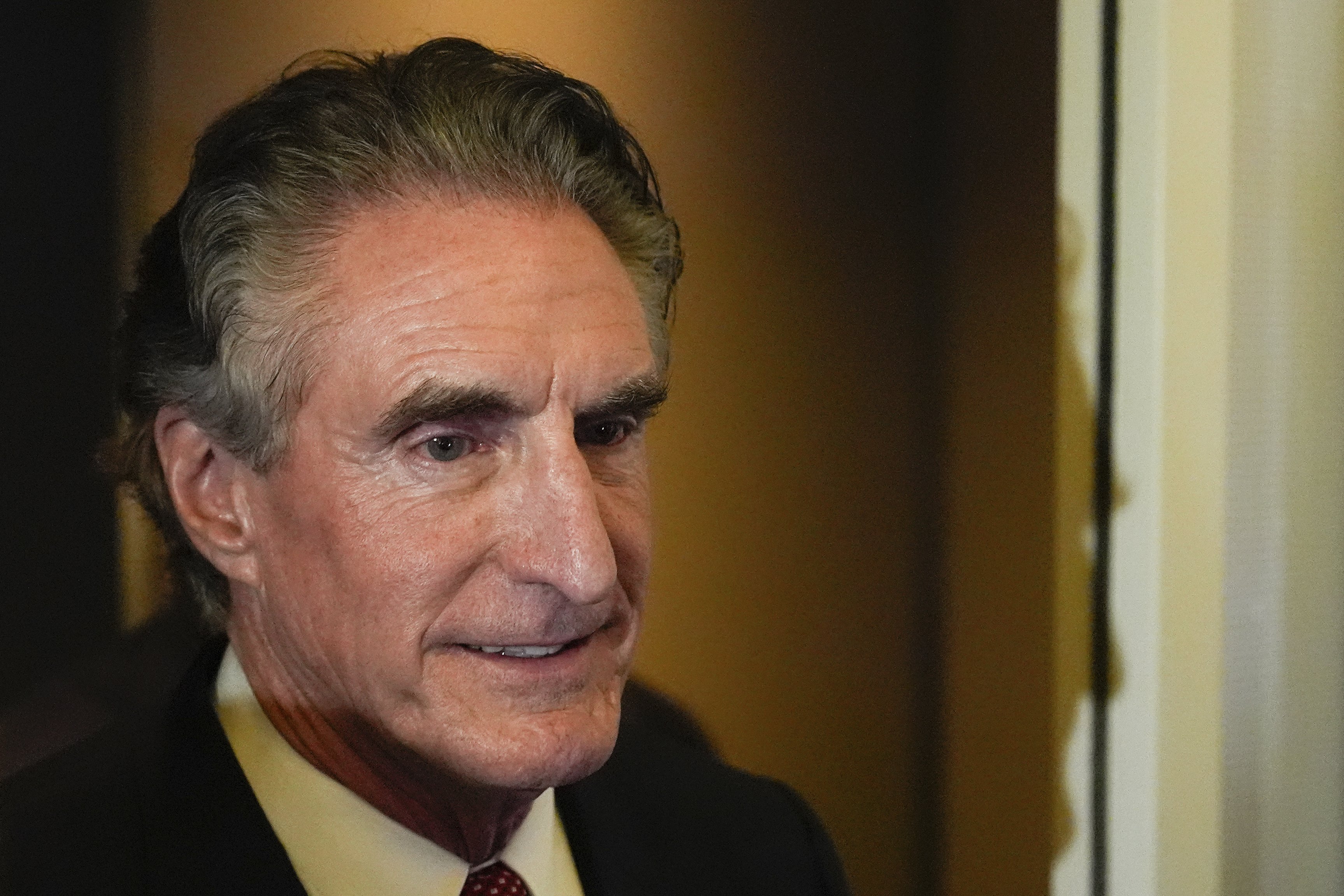 Interior Secretary Burgum Confirms No-Bid Contractor for Lincoln Memorial Pool Repair