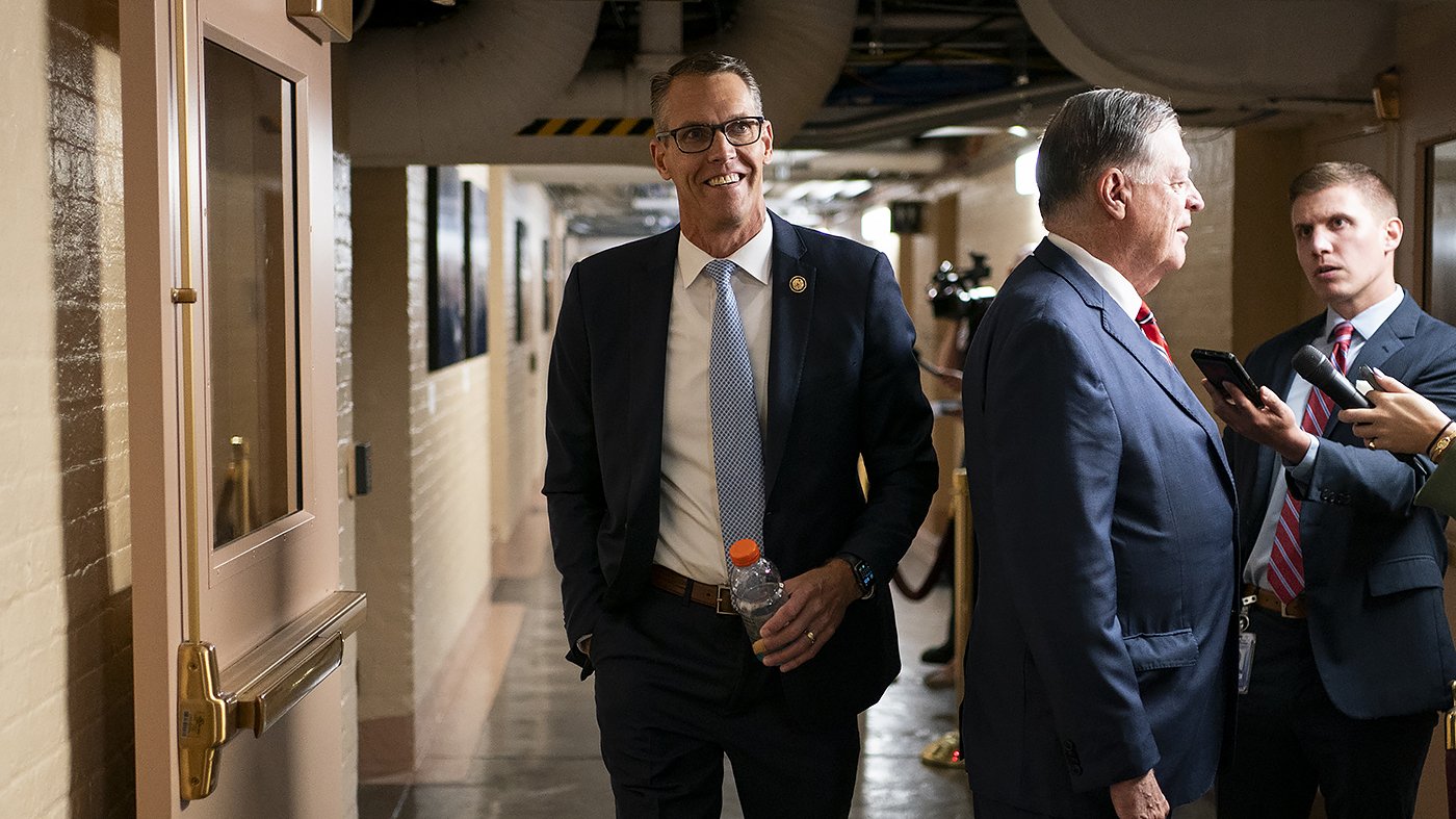 Iowa GOP Primary Battle to Succeed Reynolds Heats Up as Polls Open