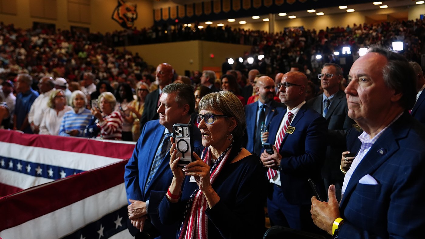 Iran Conflict Threatens GOP Turnout as Trump's Base Wavers on War