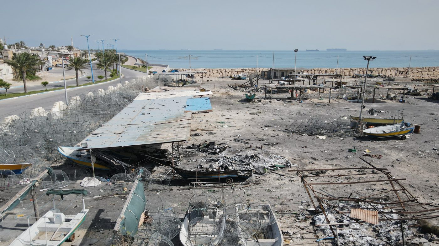 Iran Reopens Strait of Hormuz Amid Ceasefire, Trump Maintains U.S. Naval Blockade