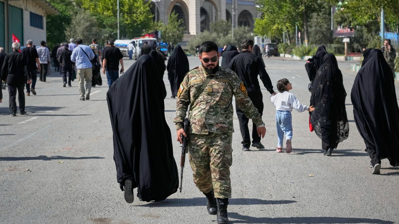 Iran's Mosaic Defense: Why Decapitation Strikes Can't Win the War